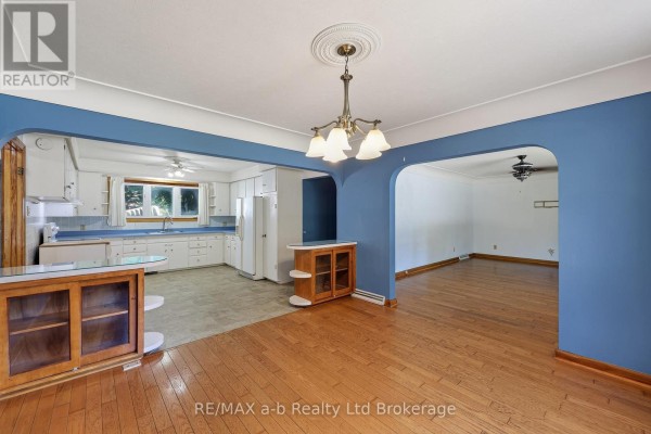 Dining room - 58 Victoria Street, Tillsonburg, ON N4G3Z7 Photo 3