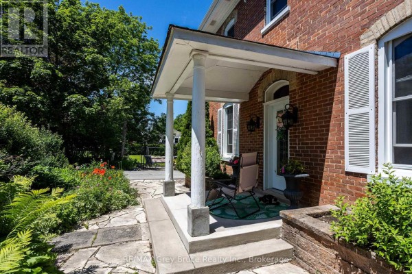 580 23rd Street W, Owen Sound, ON N4K4G9 Photo 3