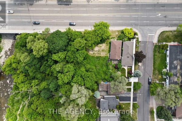 580 The Queensway, Toronto, ON M8Y1J9 Photo 5