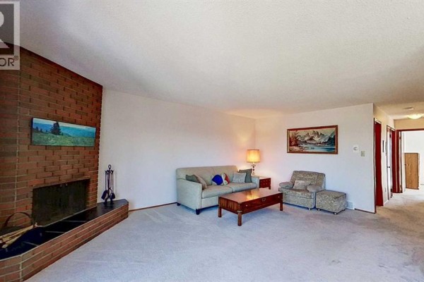 4pc Bathroom - 5801 Dalgleish Road Nw, Calgary, AB T3A1K4 Photo 4