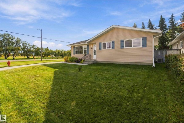 Kitchen - 5803 52 Av, Redwater, AB T0A2W0 Photo 3
