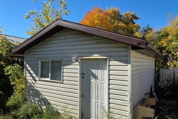 Kitchen - 5804 48 Street, Taber, AB T1G1E6 Photo 3