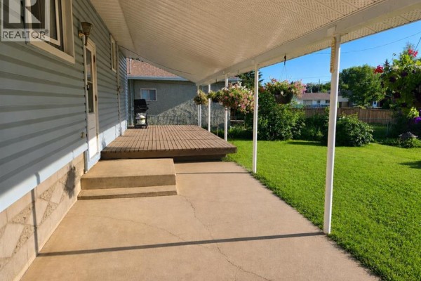 5804 48th Street, High Prairie, AB, photo 2