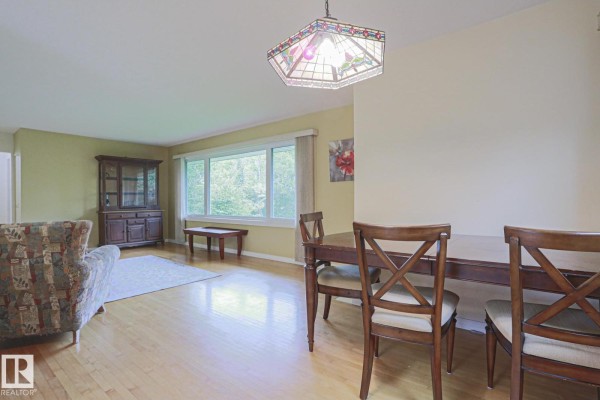 Primary Bedroom - 5807 48b Av, Camrose, AB T4V0L9 Photo 5