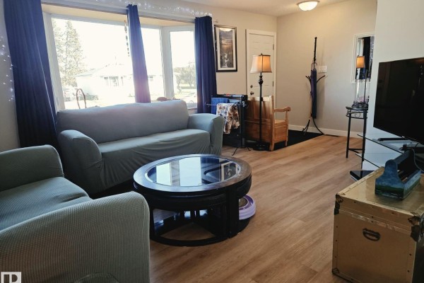 Primary Bedroom - 5807 51 Av, Redwater, AB T0A2W0 Photo 5