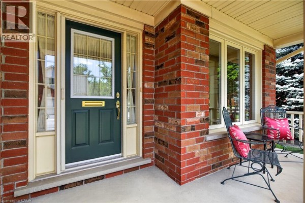 Living room - 581 Dynes Road Unit# 2, Burlington, ON L7N2V4 Photo 5