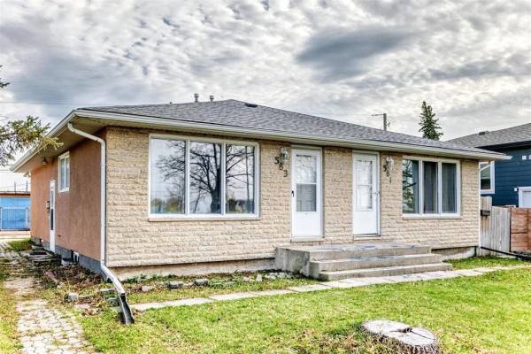 Primary Bedroom - 581 Gateway Road, Winnipeg, MB R2K2X6 Photo 2