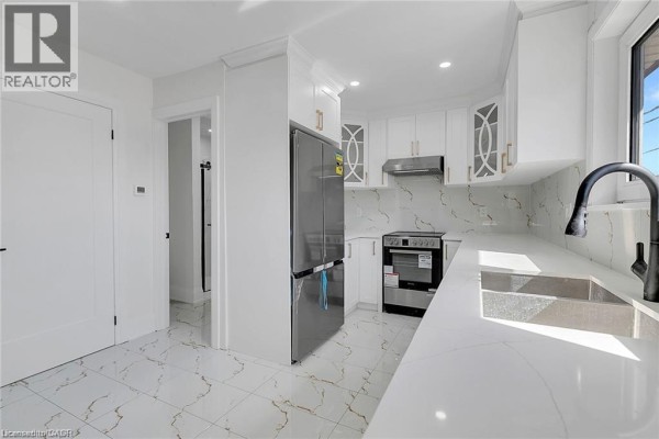 581 Lancaster Street W Unit# 2, Kitchener, ON, photo 2