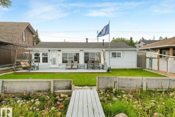 Primary Bedroom - 5811 51 Av, Rural Lac Ste  Anne County, AB T0E0A0 Photo 4