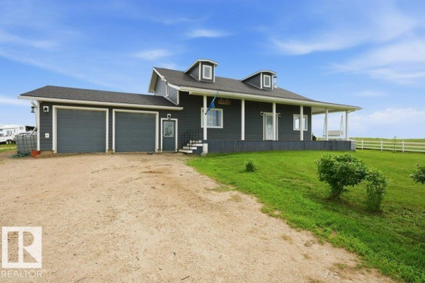 Primary Bedroom - 58111 Lily Lake Rd, Rural Sturgeon County, AB T0G1L0 Photo 4