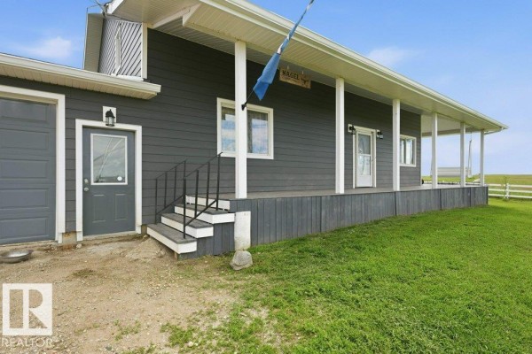 Bedroom 2 - 58111 Lily Lake Rd, Rural Sturgeon County, AB T0G1L0 Photo 5