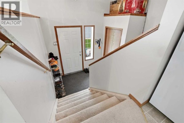5812 70 Avenue Close, Rocky Mountain House, AB, photo 2