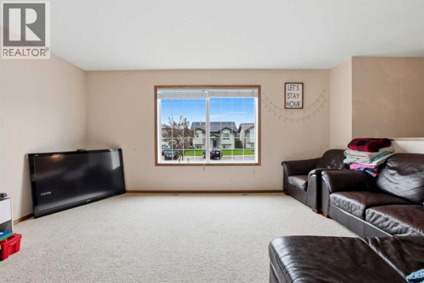 5812 70 Avenue Close, Rocky Mountain House, AB, photo 3