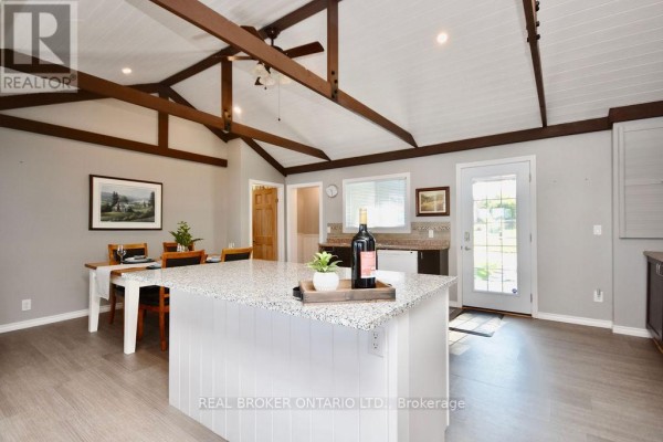 Kitchen - 5818 Victoria Park Road, Ramara, ON L3V0T3 Photo 5