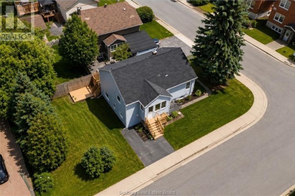 582 Ash Street, Sudbury, ON P3C2A6 Photo 2