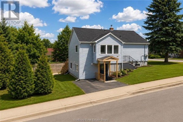582 Ash Street, Sudbury, ON P3C2A6 Photo 3