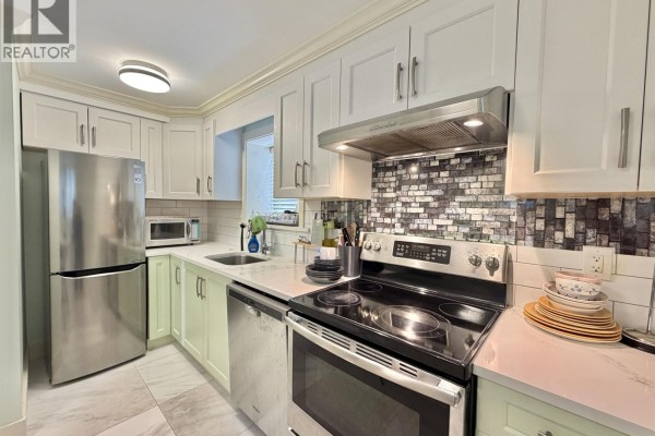 582 E 57th Avenue, Vancouver, BC, photo 2