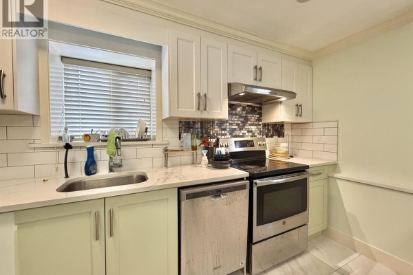 582 E 57th Avenue, Vancouver, BC, photo 3