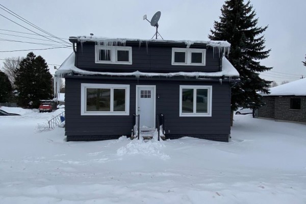 582 Garafraxa Street S, West Grey, ON, photo 2