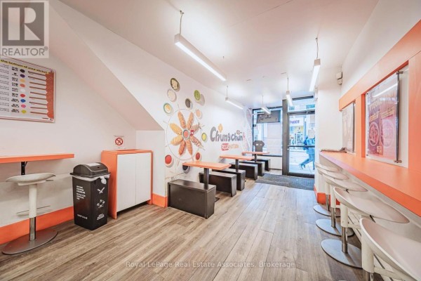 582 Yonge Street, Toronto, ON M4Y1Z3 Photo 4