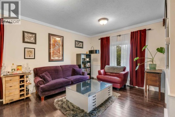 Family room - 5820 Bowwater Crescent Nw, Calgary, AB T3B2E2 Photo 4