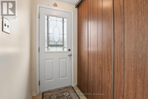 583 King Street, Renfrew, ON K7V1E8 Photo 3