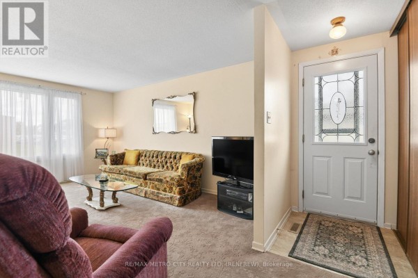 583 King Street, Renfrew, ON K7V1E8 Photo 5