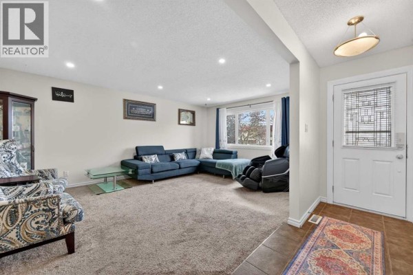 Primary Bedroom - 5835 28 Avenue Ne, Calgary, AB T1Y2E4 Photo 5
