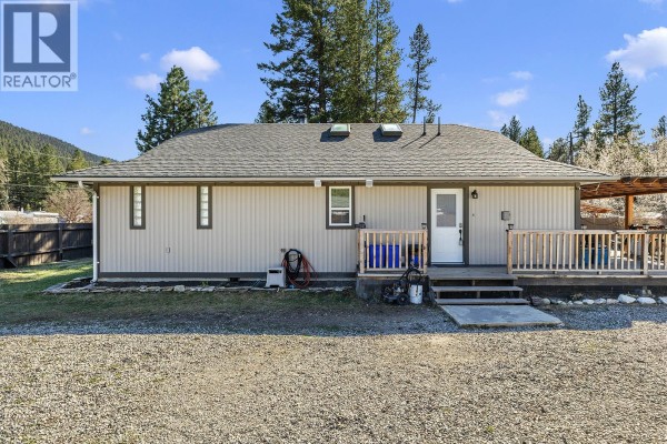 3pc Bathroom - 5835 3rd Street, Beaverdell, BC V0H1A0 Photo 2