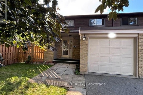 Kitchen - 584 Forestwood Crescent, Burlington, ON L7L4K3 Photo 3