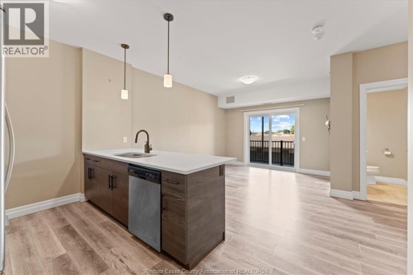 3pc Ensuite bath - 5840 Newman Boulevard Unit# 209, Lasalle, ON N9J0E3 Photo 2