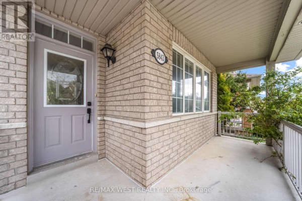 Family room - 5843 Rainspring Drive, Mississauga, ON L5M6X7 Photo 5