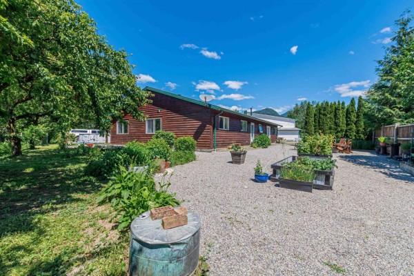 Primary Bedroom - 58465 Laidlaw Road, Laidlaw, Laidlaw, BC V0X1L2 Photo 5