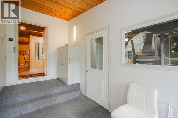 Kitchen - 5847 River Rd, Port Alberni, BC V9Y6Z5 Photo 5