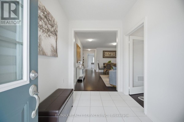 Bedroom 4 - 585 Dougall Avenue, Caledon, ON L7C3Z2 Photo 5