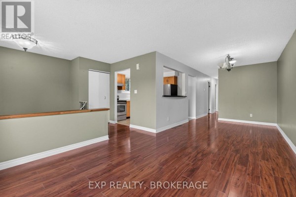 Kitchen - 585 Gavin Court, Kingston, ON K7M8B8 Photo 5