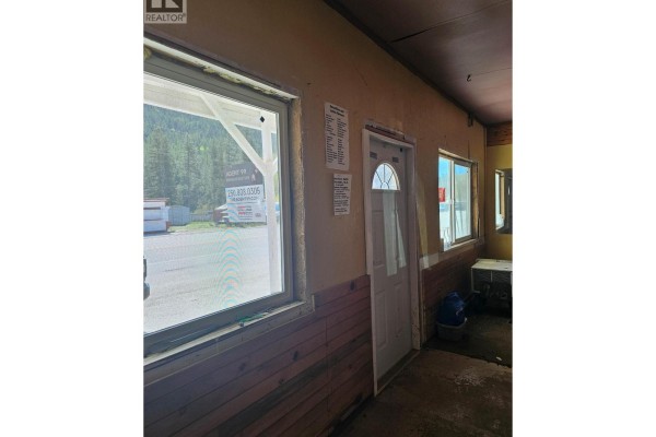 Primary Bedroom - 5851 33 Highway, Beaverdell, BC V0H1A0 Photo 3