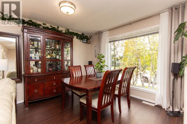 Dining room - 5851 58 Avenue, Red Deer, AB T4N4T9 Photo 2