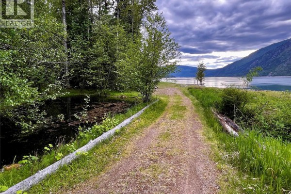 Primary Bedroom - 5851 Hwy 6 Highway, Burton, BC V0G1R0 Photo 2