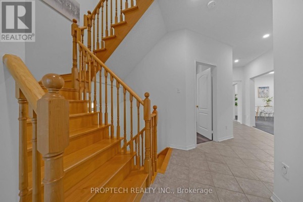 Kitchen - 5851 Summerside Drive, Mississauga, ON L5M6J5 Photo 3