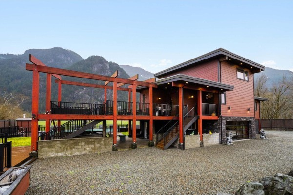 Laundry room - 58560 Trans Canada Highway, Laidlaw, Laidlaw, BC V0X1L2 Photo 4