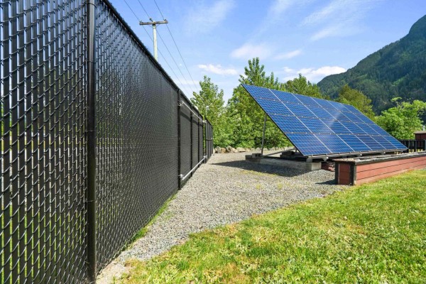 Bedroom 2 - 58560 Trans Canada Highway, Laidlaw, Laidlaw, BC V0X1L2 Photo 5