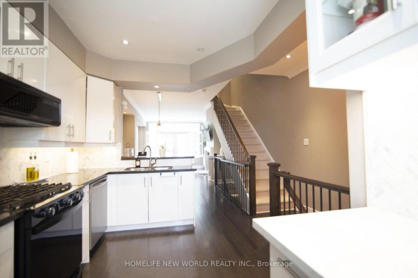 Living room - 585a Oxford Street, Toronto, ON M8Y1E6 Photo 3