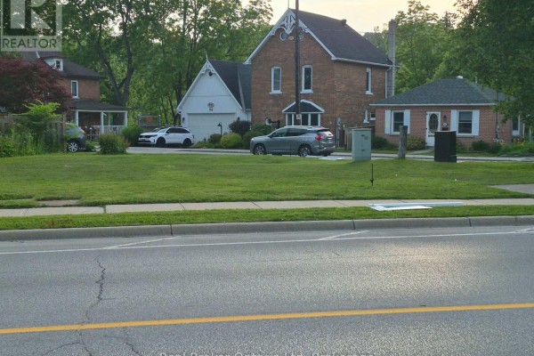586 & 590 2nd Avenue E, Owen Sound, ON, photo 3
