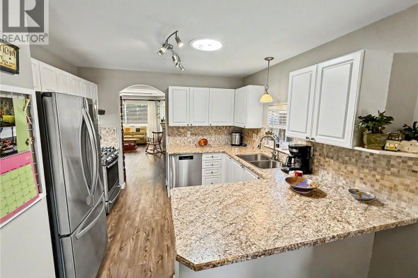 Ensuite - 586 Hampstead St, Parksville, BC V9P2T7 Photo 5