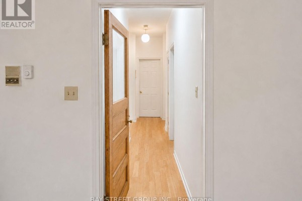 586 Huron Street, Toronto, ON M5R2R7 Photo 4