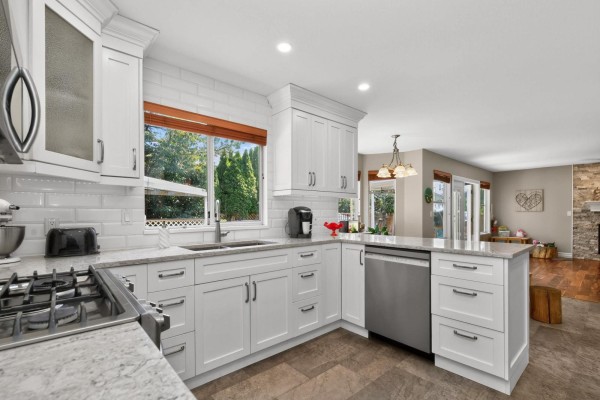 5860 188 Street, Surrey, BC V3S7M1 Photo 3