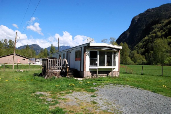 58661 Dent Road, Laidlaw, Hope, BC, photo 2