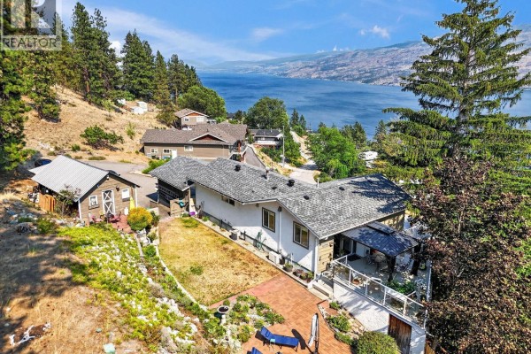 Kitchen - 5868 Macgregor Road, Peachland, BC V0H1X4 Photo 3