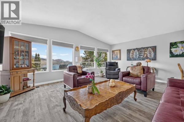Workshop - 5868 Macgregor Road, Peachland, BC V0H1X4 Photo 4